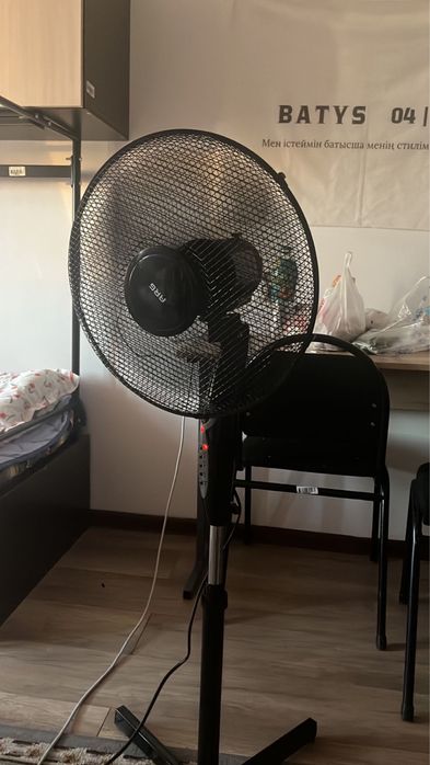 Вентилятор черный