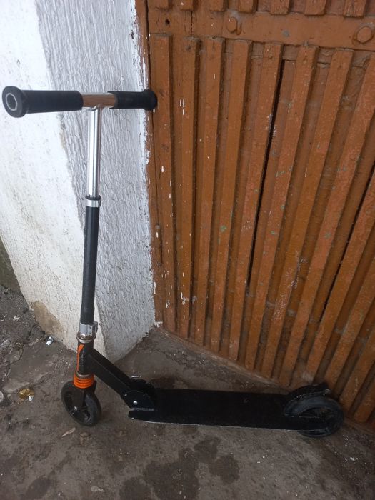 Продам  2 самоката детские