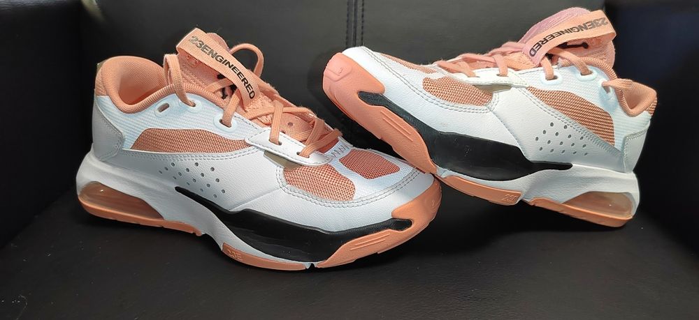 Nike Air Jordan 200E GS, номер 37,5