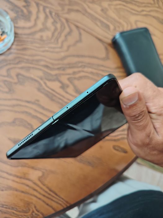 Samsung galaxy Z fold 3 5G madel