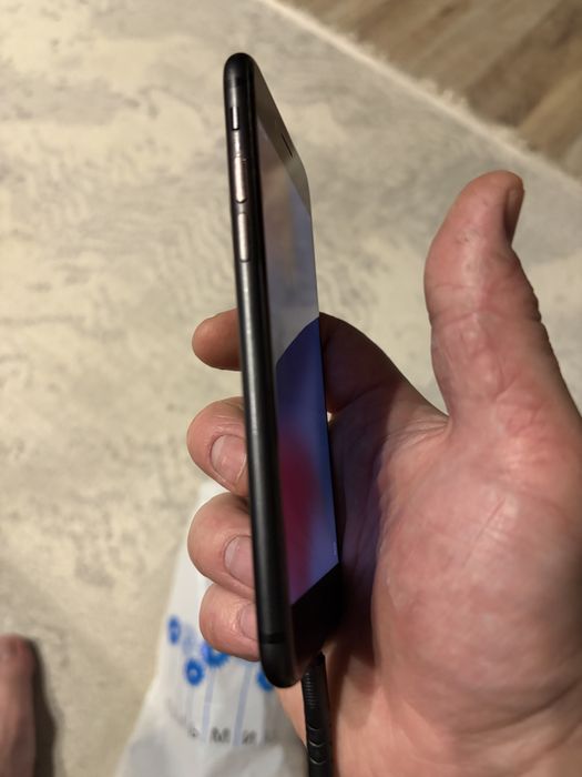 Продам iPhone 7 в хорошем состоянии