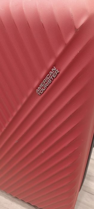 Продам чемоданы большой и маленький