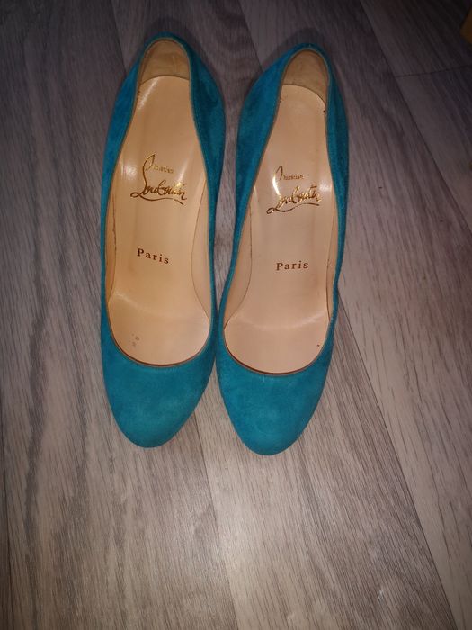 Продам оригиналы лабутены 35р