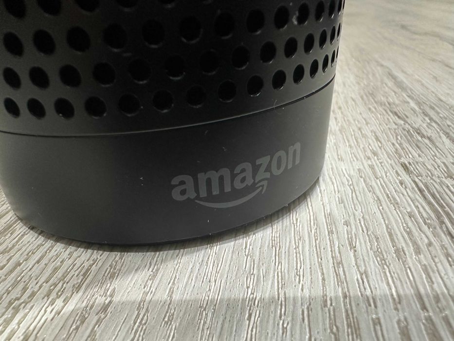 Amazon Echo (1st Generation) Smart Assistant