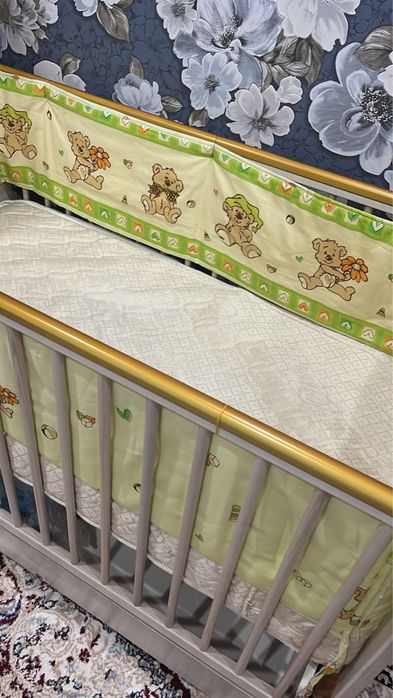 Детская кроватка