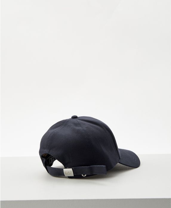 Продам кепку в оригинале Ea7