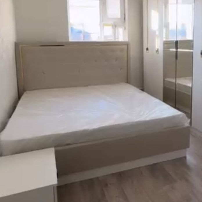 кровать двуспальная