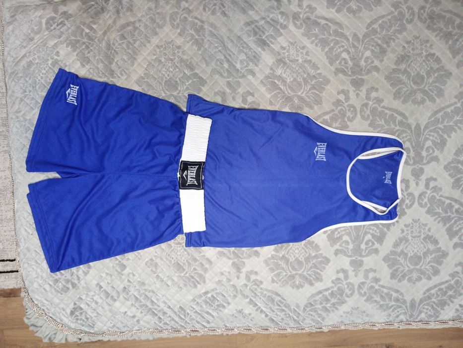 Форма для бокса синия и красная