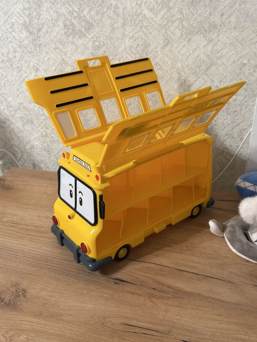 Машина гараж с мягкими игрушками