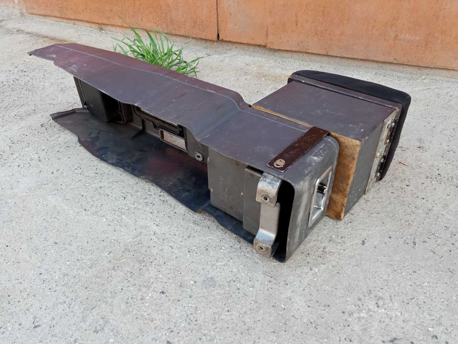 Подлокотник Mitsubishi RVR Chariot