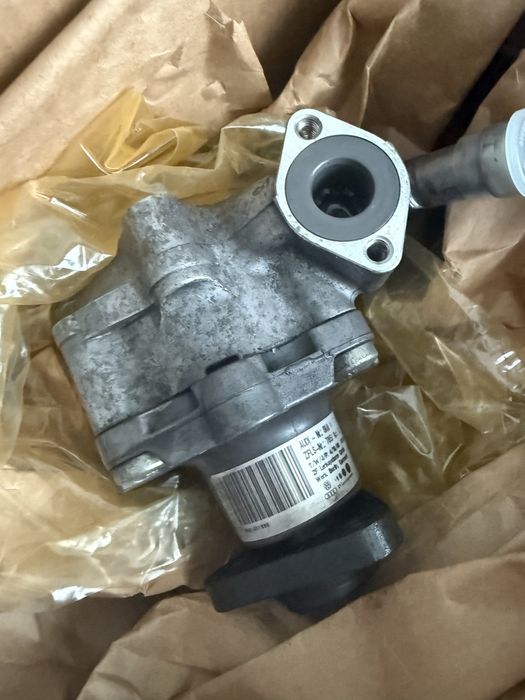 Хидравлична Помпа - AUDI А4 B8 Avant 2009