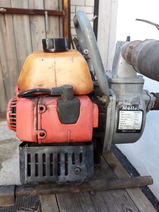 Продам бензиновую мотопомпу