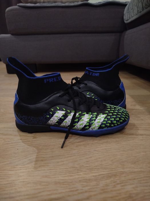 Сороконожки adidas predator