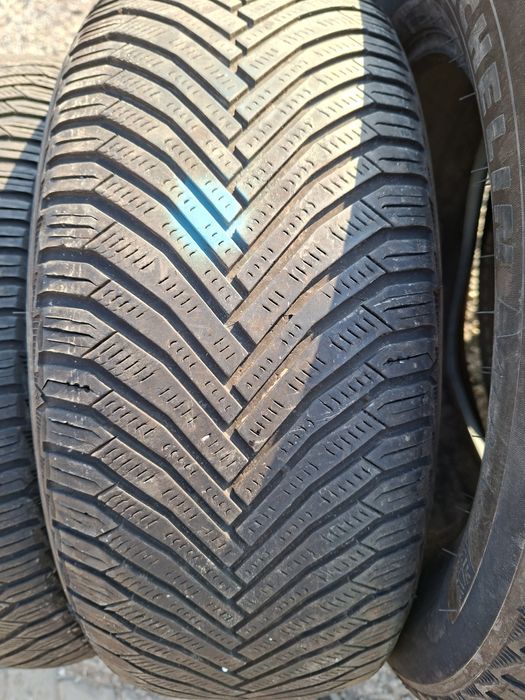 Продам шины 215/60/16 мишелин