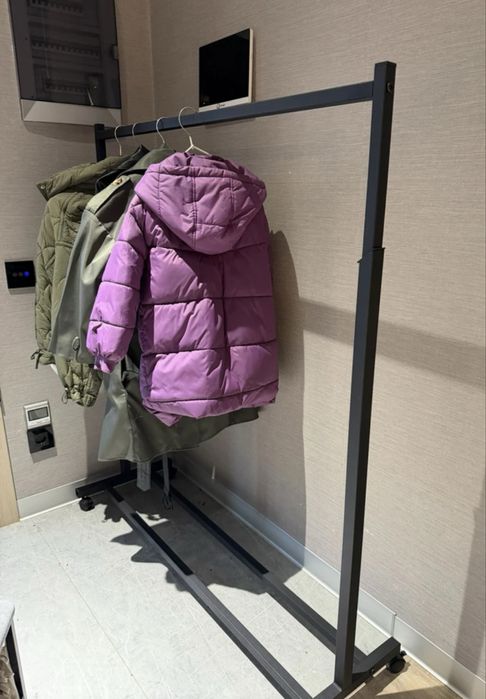 вешалка напольная для вещей