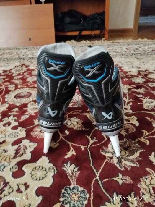Коньки Bauer X 38-40 размер