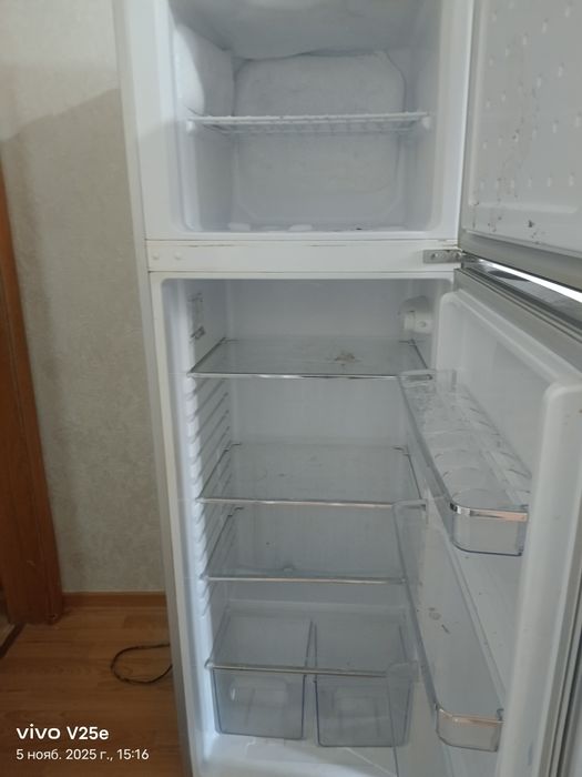 Холодильник ,серого цвета