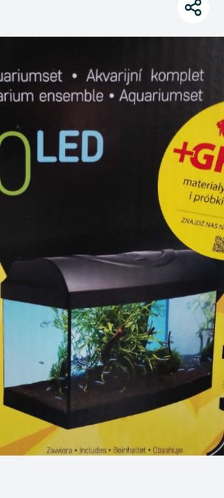 Vand acvariu echipat pentru pesti