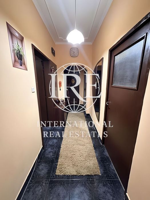 Продава се Четиристаен апартамент в Варна, Погреби - 78 кв.м за 3180 €/кв.м - Снимка #2