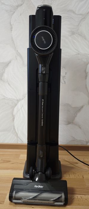 Продам вертикальный пылесос