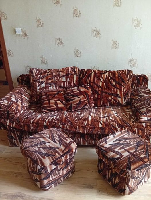 Сгъваем диван с два бр.табуретки