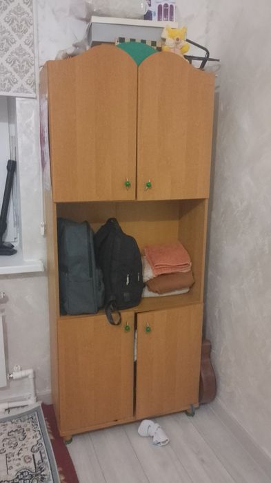 Детский шкаф с полками