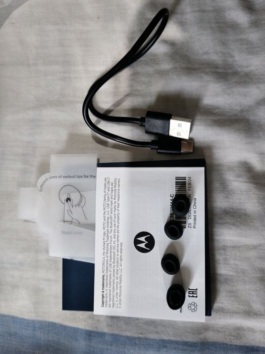 Наушники moto buds+