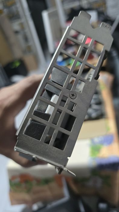 12 броя видео карти P106-100 Miner