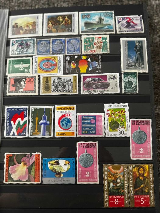 пощенски марки и класьори