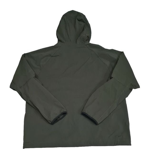 Горнище Nike Tech Fleece Woven 

Чисто ново с етикети. 

Размер M

Цен