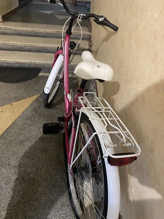 Vand bicigleta 400 de lei , pret negociabil. Aproape nefolosita, detalii in privat