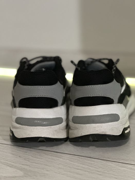 Skechers обувки в черен цвят