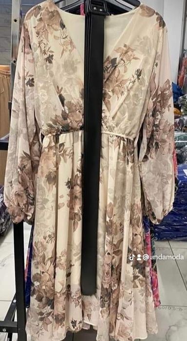 Rochii elegante marimi 44 46 48 50  160 lei lei