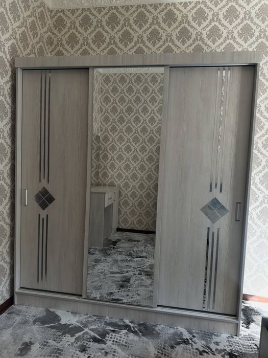 Zamonaviy Kupe Shkaf – Oynali, Elegant Dizayn bilan!