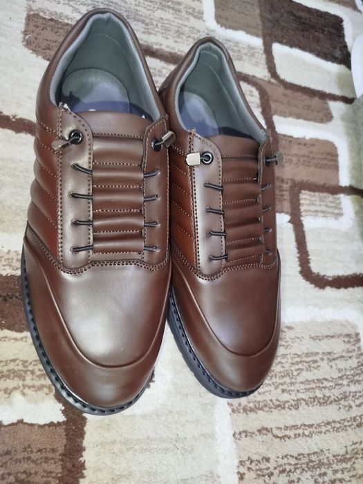 Мужская обувь в коричневом цвете