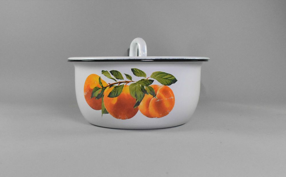 Емайлирана касерола с капак