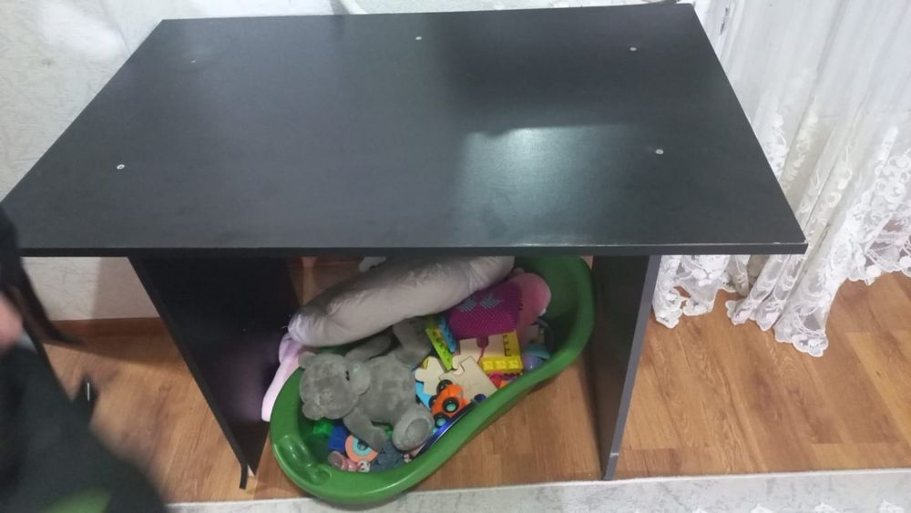 Стол бу продам за 5000 тг