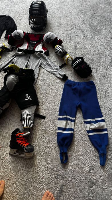 Продам форму для хоккея