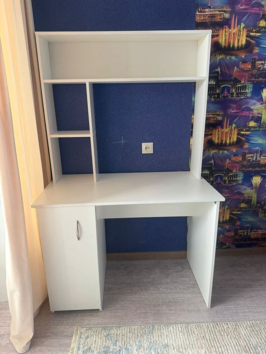 Продам,компьютерный стол и стенка