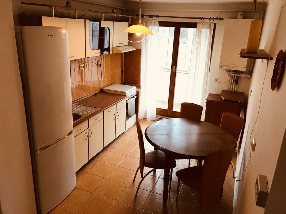 Apartament 4 camere, 2 balcoane, 2 băi , mobilat utilat.