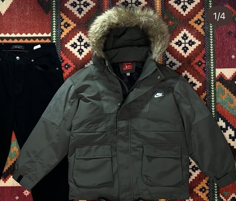 Продам Куртку Nike