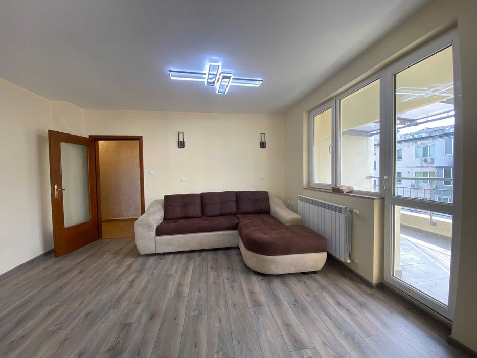 Продава се Тристаен апартамент в Бургас, Зорница - 130 кв.м за 1850 €/кв.м - Снимка #2