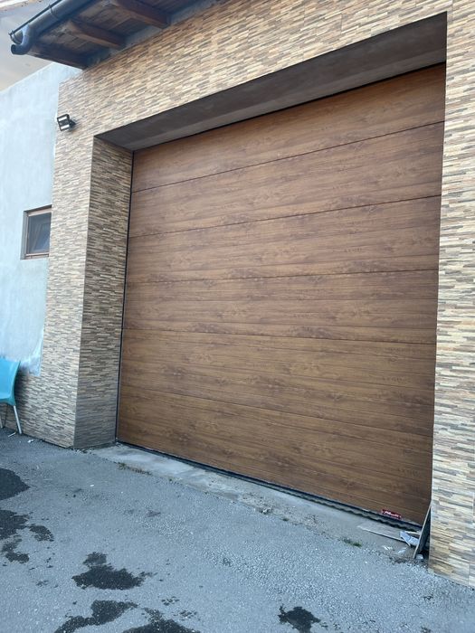 De vanzare usi industriale