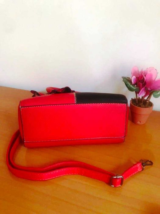 Дамска шикозна кожена чанта нова