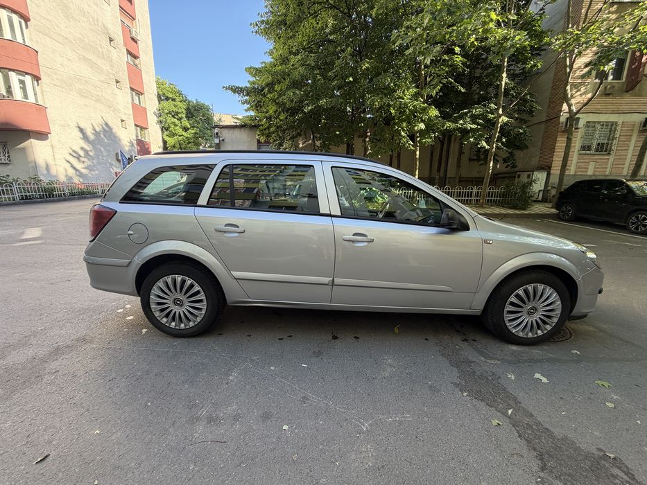 VÂND Opel Astra H, 1,9 CDTI