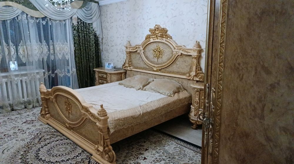 Спальный гарнитур