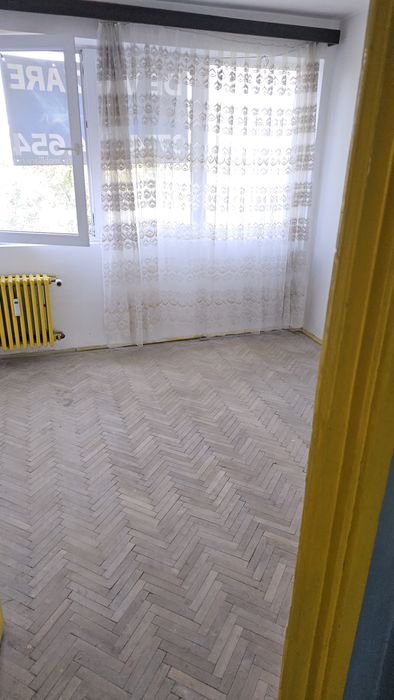 Direct proprietar vând ap.3 camere în Titan, renumitul bloc POTCOAVA