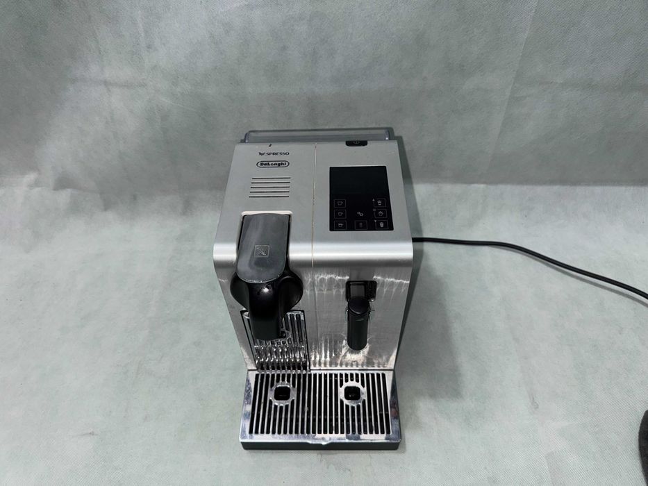 Кафемашина DeLonghi EN750 Lattissima  / 1400 W