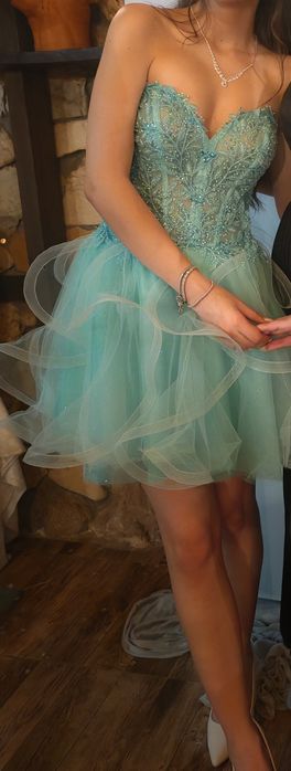 Бална къса бутикова рокля .