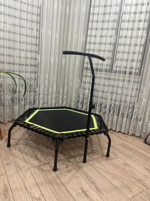 Джампинг батут в хорошем состоянии